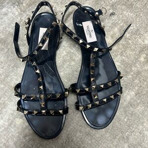 Valentino "rockstud" Jelly
Gladiator Black Sandals